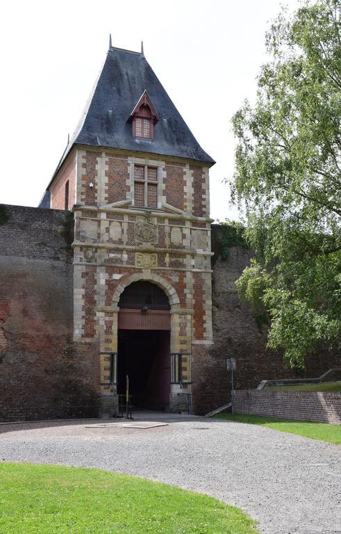 La Porte De Bretagne Péronne Exteriör bild